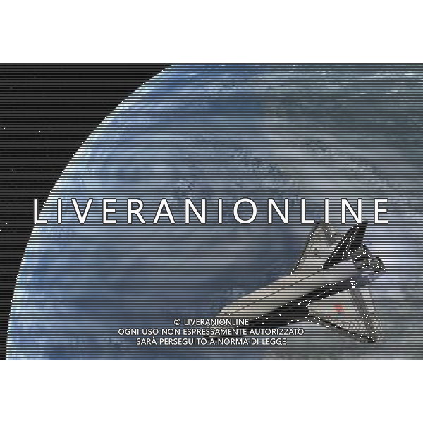 PIANETI NELLA FOTO IL PIANETA TERRA E UNO SHUTTLE AGENZIA ALDO LIVERANI IFC