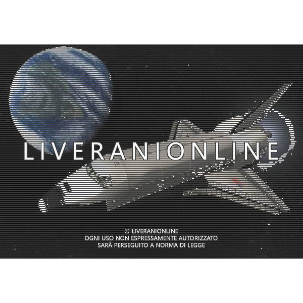PIANETI NELLA FOTO IL PIANETA TERRA E UNO SHUTTLE AGENZIA ALDO LIVERANI IFC