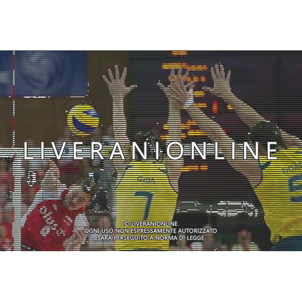 30.06.2011 - Katowice , Spodek , Siatkowka mezczyzn (Volleyball men\'s) , Liga Swiatowa 2011 grupa A , FIVB World League 2011 group A , Polska (czerwone) - Brazylia (zolte) N/Z Zbigniew Bartman , Giba , Sidao Fot. Mariusz Palczynski / Edytor.net / NEWSPIX.PL --- Newspix.pl *** Local Caption *** www.newspix.pl mail us: info@newspix.pl call us: 0048 022 23 22 222 --- Polish Picture Agency by Ringier Axel Springer Poland