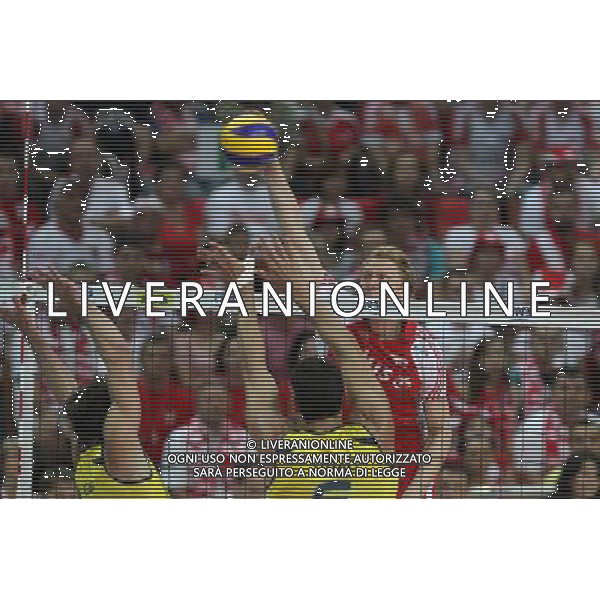 30.06.2011 KATOWICE - SPODEK (KATOWICE, SILESIA, POLAND -SPODEK ARENA), SIATKOWKA MEZCZYZN (VOLLEYBALL MEN\'S), (FIVB MEN\'S VOLLEYBALL), LIGA SWIATOWA 2011 (WORLD LEAGUE 2011) FAZA GRUPOWA (GROUP ROUND) MECZ POLSKA - BRAZYLIA (POLAND - BRASIL) NZ GIBA (L) SIDAO (C) JAKUB JAROSZ (P) fot. KATARZYNA PLEWCZYNSKA/NEWSPIX.PL --- Newspix.pl *** Local Caption *** www.newspix.pl mail us: info@newspix.pl call us: 0048 022 23 22 222 --- Polish Picture Agency by Ringier Axel Springer Poland
