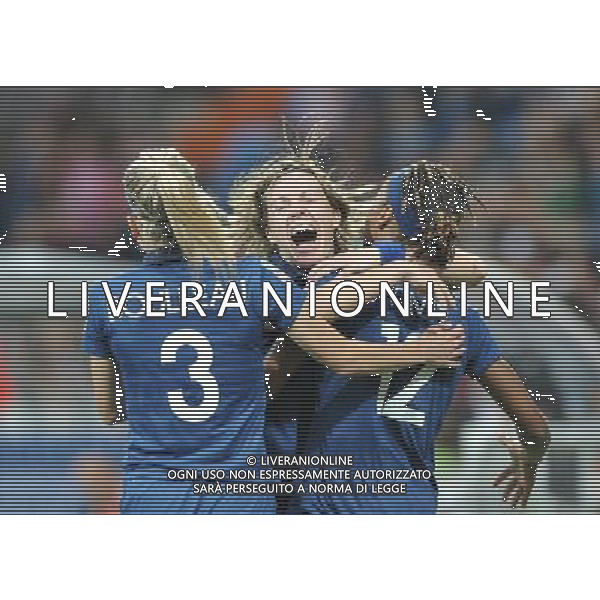 BOCHUM, July 1, 2011 France\'s player Sonia Bompastor (C) celebrates Elodie Thomis\'s (R) goal against Canada with Laure Boulleau (L) during the second round Group A match between France and Canada at the FIFA Women\'s World Cup Germany 2011 in Bochum, Germany, June 30, 2011. France won the match 4 0. (/Wu Wei) (djj)