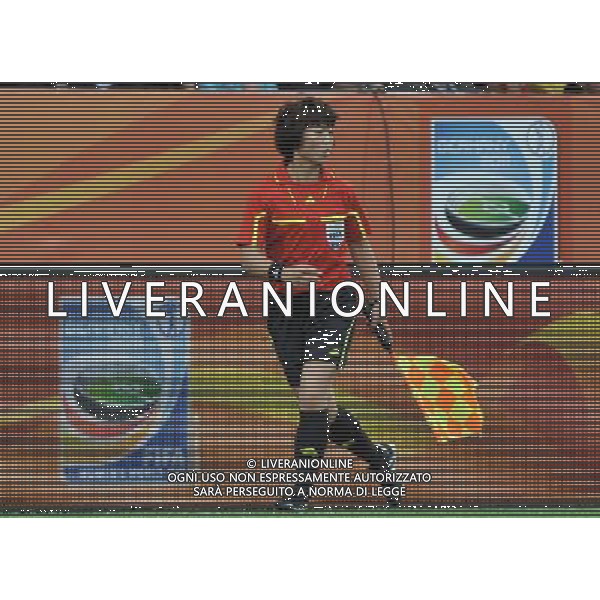 BOCHUM, July 1, 2011 Assistant Referee Zhang Lingling from China is seen during the second round Group A match between France and Canada at the FIFA Women\'s World Cup Germany 2011 in Bochum, Germany, June 30, 2011. (/Wu Wei) (djj)