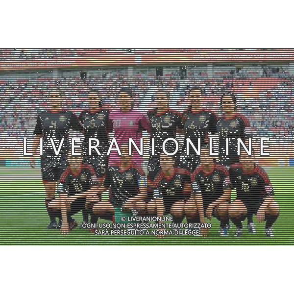 LEVERKUSEN, July 1, 2011 ()Mexico\'s starting line ups take a group photo before the second round Group B match between Japan and Mexico at the FIFA Women\'s World Cup Germany 2011 in Leverkusen, Germany, July 1, 2011. (/Wu Wei)(wll)