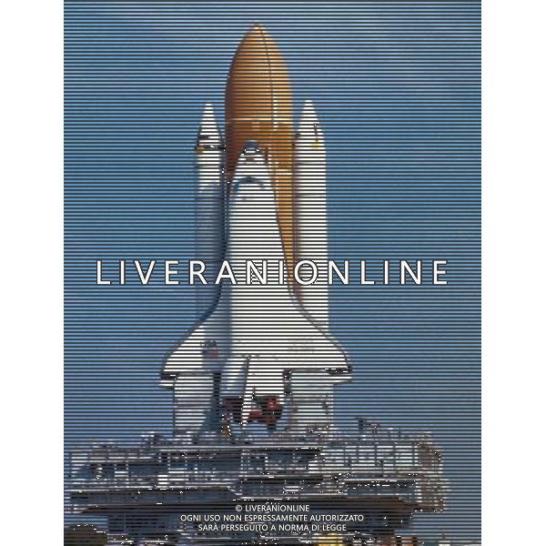 NELLA FOTO SHUTTLE AGENZIA ALDO LIVERANI IFC