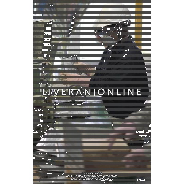 NANTONG, June 29, 2011 A worker works on the package line of Dow AgroSciences China Ltd. in Nantong City, east China\'s Jiangsu Province, June 23, 2011. Dow AgroSciences, a wholly owned subsidiary of The Dow Chemical Company and one of the world\'s top five agrochemical companies, entered Chinese market in the 1970s as the first batch of foreign companies investing in China. After more than 30 years of development in China, Dow AgroSciences is now able to annually rake in 100 million US dollars of sales revenues from China. Though having set foothold in China for years, the agrichemical company did not set up its China headquarter until May this year when Dow AgroSciences China Ltd. decided to make its pesticide manufacturing joint venture Nantong DAS Chemical Co., Ltd. as a headquarter. It is by no means a rash decision as the US based company had observed the plant as well as China\'s investment environment for nearly 10 years. DAS Chemical Co., Ltd. was established in 2001 and since then the plant has been engaged in production of Dithane M 45, a heavyweight pesticide product of Dow AgroSciences. Within 10 years, the joint venture grew to be a leading Dithane M 45 supplier to Asia, Europe and Africa partly because of China\'s sound investment environment. This also renders the parent company The Dow Chemical to make a decision to gear up investment in the joint venture in 2010. \'It is sound investment and promising outlook here that attract us most and we will definitely boost our investment in China,\' said LaRoza Jorge, president of Dow AgroSciences Asia Region in May. By far, the production capacity of Nantong DAS Chemical Co., Ltd. has been expanded to 700 metric tons (tonnes) per month from the previous 450 tonnes. Dow AgroSciences also plans to expand both production and R\'D capacities in Nantong DAS Chemical in 2011. In the past dozens of years, AgroSciences built partnership with scores of research institutes and universities in the res