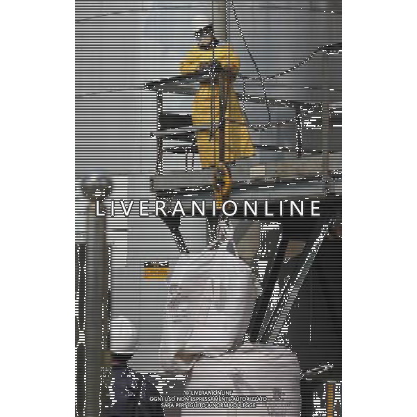 NANTONG, June 29, 2011 A worker distributes raw materials in Dow AgroSciences China Ltd. in Nantong City, east China\'s Jiangsu Province, May 30, 2011. Dow AgroSciences, a wholly owned subsidiary of The Dow Chemical Company and one of the world\'s top five agrochemical companies, entered Chinese market in the 1970s as the first batch of foreign companies investing in China. After more than 30 years of development in China, Dow AgroSciences is now able to annually rake in 100 million US dollars of sales revenues from China. Though having set foothold in China for years, the agrichemical company did not set up its China headquarter until May this year when Dow AgroSciences China Ltd. decided to make its pesticide manufacturing joint venture Nantong DAS Chemical Co., Ltd. as a headquarter. It is by no means a rash decision as the US based company had observed the plant as well as China\'s investment environment for nearly 10 years. DAS Chemical Co., Ltd. was established in 2001 and since then the plant has been engaged in production of Dithane M 45, a heavyweight pesticide product of Dow AgroSciences. Within 10 years, the joint venture grew to be a leading Dithane M 45 supplier to Asia, Europe and Africa partly because of China\'s sound investment environment. This also renders the parent company The Dow Chemical to make a decision to gear up investment in the joint venture in 2010. \'It is sound investment and promising outlook here that attract us most and we will definitely boost our investment in China,\' said LaRoza Jorge, president of Dow AgroSciences Asia Region in May. By far, the production capacity of Nantong DAS Chemical Co., Ltd. has been expanded to 700 metric tons (tonnes) per month from the previous 450 tonnes. Dow AgroSciences also plans to expand both production and R\'D capacities in Nantong DAS Chemical in 2011. In the past dozens of years, AgroSciences built partnership with scores of research institutes and universities in the rese