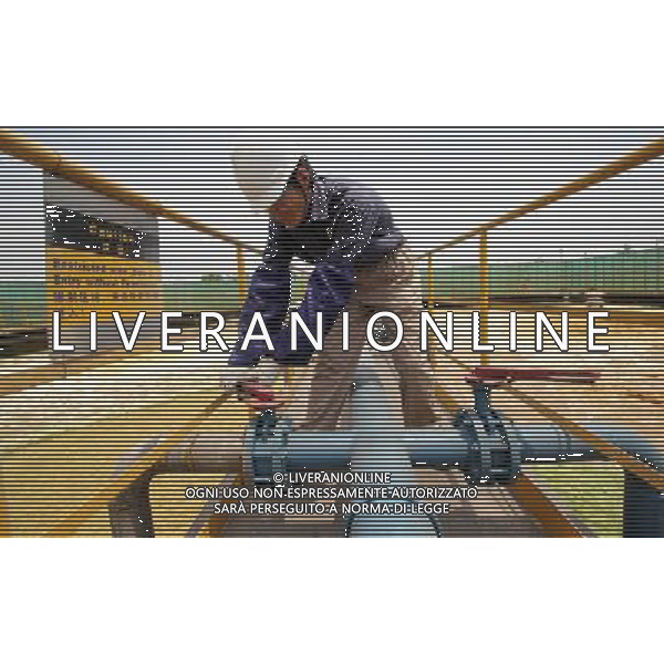 NANTONG, June 29, 2011 A worker opens a waste water pump in Dow AgroSciences China Ltd. in Nantong City, east China\'s Jiangsu Province, May 30, 2011. Dow AgroSciences, a wholly owned subsidiary of The Dow Chemical Company and one of the world\'s top five agrochemical companies, entered Chinese market in the 1970s as the first batch of foreign companies investing in China. After more than 30 years of development in China, Dow AgroSciences is now able to annually rake in 100 million US dollars of sales revenues from China. Though having set foothold in China for years, the agrichemical company did not set up its China headquarter until May this year when Dow AgroSciences China Ltd. decided to make its pesticide manufacturing joint venture Nantong DAS Chemical Co., Ltd. as a headquarter. It is by no means a rash decision as the US based company had observed the plant as well as China\'s investment environment for nearly 10 years. DAS Chemical Co., Ltd. was established in 2001 and since then the plant has been engaged in production of Dithane M 45, a heavyweight pesticide product of Dow AgroSciences. Within 10 years, the joint venture grew to be a leading Dithane M 45 supplier to Asia, Europe and Africa partly because of China\'s sound investment environment. This also renders the parent company The Dow Chemical to make a decision to gear up investment in the joint venture in 2010. \'It is sound investment and promising outlook here that attract us most and we will definitely boost our investment in China,\' said LaRoza Jorge, president of Dow AgroSciences Asia Region in May. By far, the production capacity of Nantong DAS Chemical Co., Ltd. has been expanded to 700 metric tons (tonnes) per month from the previous 450 tonnes. Dow AgroSciences also plans to expand both production and R\'D capacities in Nantong DAS Chemical in 2011. In the past dozens of years, AgroSciences built partnership with scores of research institutes and universities in the resea