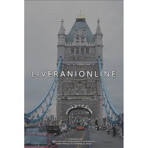 LONDRA NELLA FOTO TOWER BRIDGE AGENZIA ALDO LIVERANI IFC