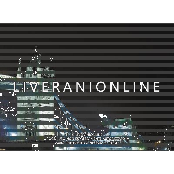 LONDRA NELLA FOTO TOWER BRIDGE AGENZIA ALDO LIVERANI IFC