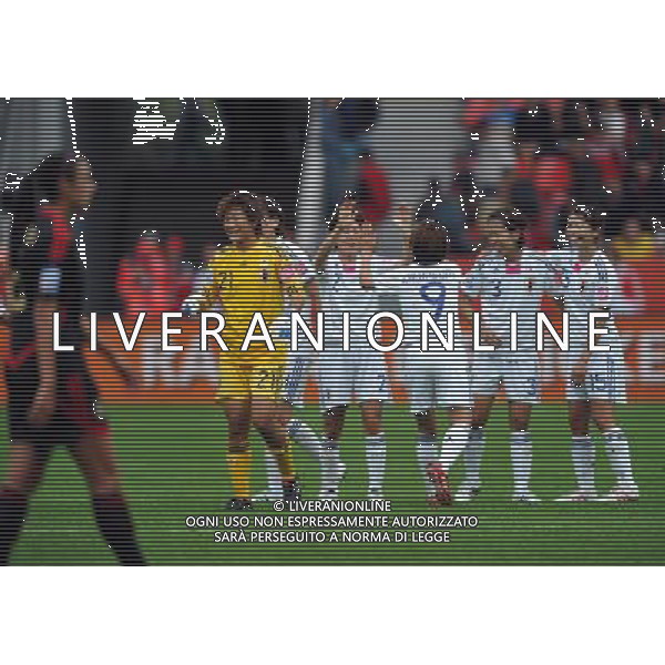 (110701) -- LEVERKUSEN, July 1, 2011 -- Players of Japan celebrate after the second round Group B match between Japan and Mexico at the FIFA Women\'s World Cup Germany 2011 in Leverkusen, Germany, July 1, 2011. Japan won 4-0.Ma Ning)(wll) ©PHOTOSHOT/Agenzia Aldo Liverani Sas - ITALY ONLY: GIAPPONE - MESSICO Campionati Mondiali di calcio femminile FIFA Cup Germania 2011