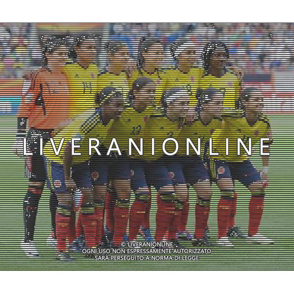 (110702) -- SINSHEIM, July 2, 2011 () -- Colombia\'s players pose for photos prior to the second round Group C match between the United States and Colombia at the 2011 FIFA Women\'s World Cup in Sinsheim, Germany, July 2, 2011. (/Xu Liang) (zw)