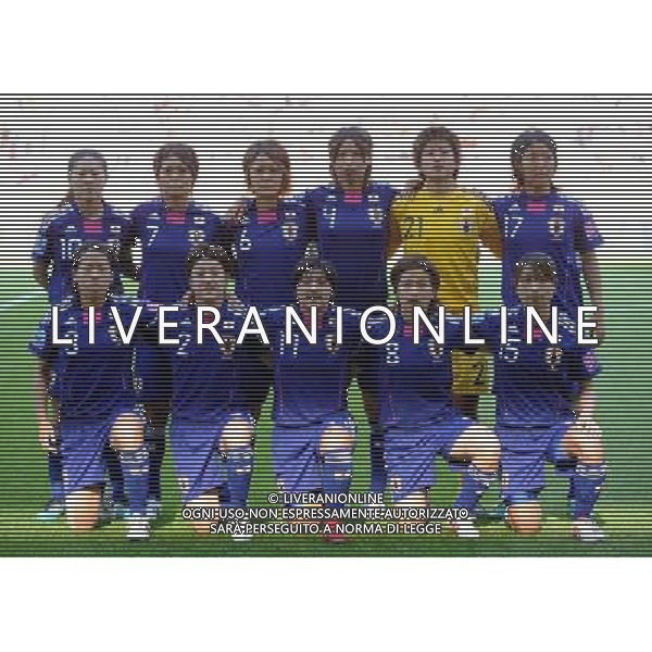 (110706) -- AUGSBURG, July 6, 2011 () -- Players of Japan pose for photograph before the 3rd round Group B match between England and Japan at the FIFA Women\'s World Cup Germany 2011 in Augsburg, Germany, July 5, 2011. (/Li Jundong)