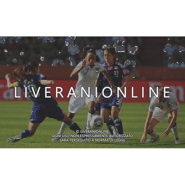 (110706) -- AUGSBURG, July 6, 2011 () -- Jessica Clarke (2nd L) of England competes during the 3rd round Group B match between England and Japan at the FIFA Women\'s World Cup Germany 2011 in Augsburg, Germany, July 5, 2011. (/Li Jundong)