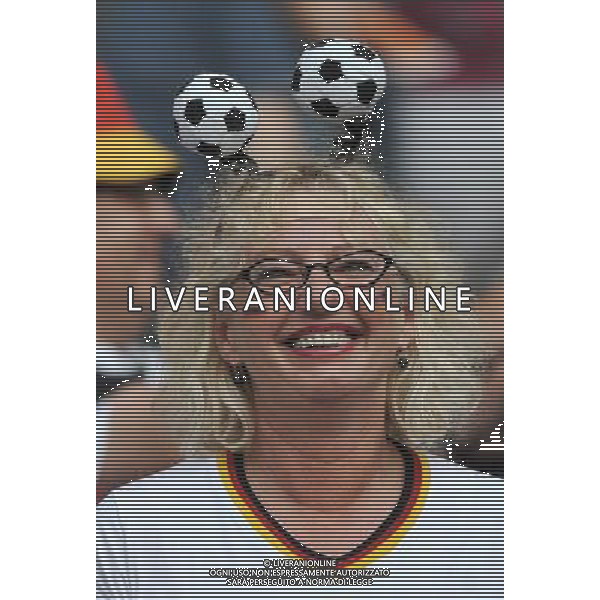 (110706) -- MOENCHENGLADBACH, July 6, 2011 () -- A supporter of Germany reacts before the third round Group A match between France and Germany at the FIFA Women\'s World Cup Germany 2011 in Moenchengladbach, Germany, July 5, 2011.(/Wu Wei)