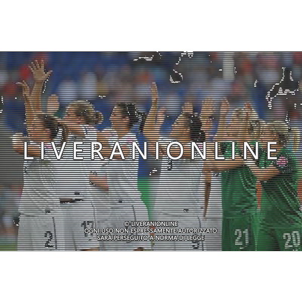 (110706) -- SINSHEIM, July 6, 2011 () -- Players of New Zealand react after their 3rd round Group B match against Mexico at the FIFA Women\'s World Cup Germany 2011 in Sinsheim, Germany, July 5, 2011. The match ended with a 2-2 draw. (/Xu Liang)(lm)