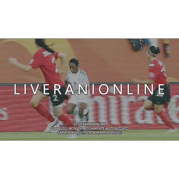 (110706) -- DRESDEN, July 6, 2011 () -- Nigeria\'s Stella Mbachu (C) breaks through during the Group A third round match against Canada at the 2011 FIFA Women\'s World Cup at the Rudolf-Harbig-Stadion in Dresden, Germany, July 5, 2011. Nigeria won the match 1-0. Either team advanced to the next round. (/Ding Xu)