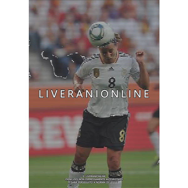 (110706) -- MOENCHENGLADBACH, July 6, 2011 () -- Inka Grings of Germany shoots to goal during the third round Group A match between France and Germany at the FIFA Women\'s World Cup Germany 2011 in Moenchengladbach, Germany, July 5, 2011.(/Ma Ning)