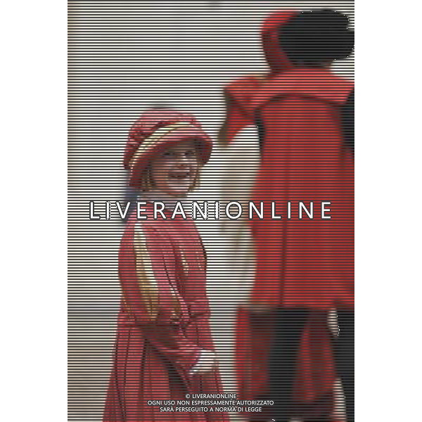 (110705) -- BRUSSELS, July 5, 2011 () -- A little girl in medieval costumes waits to take part in the annual procession of Ommegang in the Grand Place of Brussels, capital of Belgium, July 5, 2011. Ommegang is Brussels\' traditional pageant to reenact the entry of Holy Roman Emperor Charles V to Brussels in 1549. (/Ding Chen)(yy)