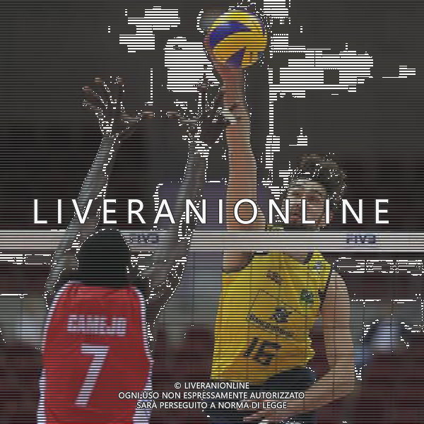 06.07.2011 GDANSK-SOPOT;ENERGO ARENA (GDANSK-SOPOT POLAND -ENERGO ARENA), SIATKOWKA MEZCZYZN (VOLLEYBALL MEN\'S), LIGA SWIATOWA 2011 - FINALY GRUPA F ( VOLLEYBALL WORLD LEAGUE 2011 - FINALS POOL F), MECZ BRAZYLIA- KUBA (GAME BRAZIL-CUBA) NZ OSMANY ROBERTO CAMEJO (L), SAATKAMP LUCAS FOTO LUKASZ GROCHALA/ CYFRASPORT / NEWSPIX.PL --- Newspix.pl *** Local Caption *** www.newspix.pl mail us: info@newspix.pl call us: 0048 022 23 22 222 --- Polish Picture Agency by Ringier Axel Springer Poland