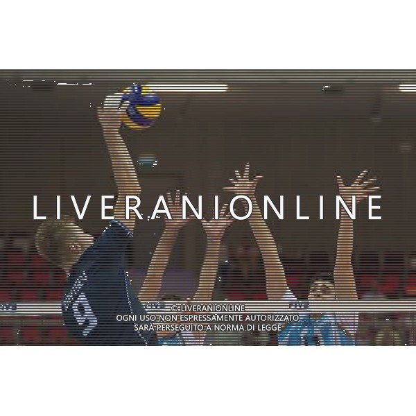 06.07.2011 - Gdansk , ERGO Arena , Siatkowka mezczyzn (Volleyball men\'s) , Finaly Ligi Swiatowej 2011 , FIVB World League Final 2011 , Argentyna (bialo-niebieskie) - Wlochy (granatowe) N/Z Zaytsev , Sole Fot. Mariusz Palczynski / Edytor.net / Newspix.pl --- Newspix.pl *** Local Caption *** www.newspix.pl mail us: info@newspix.pl call us: 0048 022 23 22 222 --- Polish Picture Agency by Ringier Axel Springer Poland