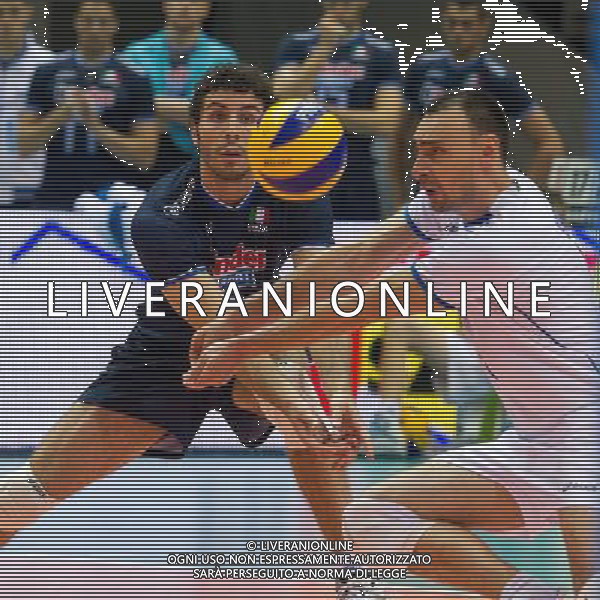 06.07.2011 - Gdansk , ERGO Arena , Siatkowka mezczyzn (Volleyball men\'s) , Finaly Ligi Swiatowej 2011 , FIVB World League Final 2011 , Argentyna (bialo-niebieskie) - Wlochy (granatowe) N/Z Andrea Bari Fot. Mariusz Palczynski / Edytor.net / Newspix.pl --- Newspix.pl *** Local Caption *** www.newspix.pl mail us: info@newspix.pl call us: 0048 022 23 22 222 --- Polish Picture Agency by Ringier Axel Springer Poland