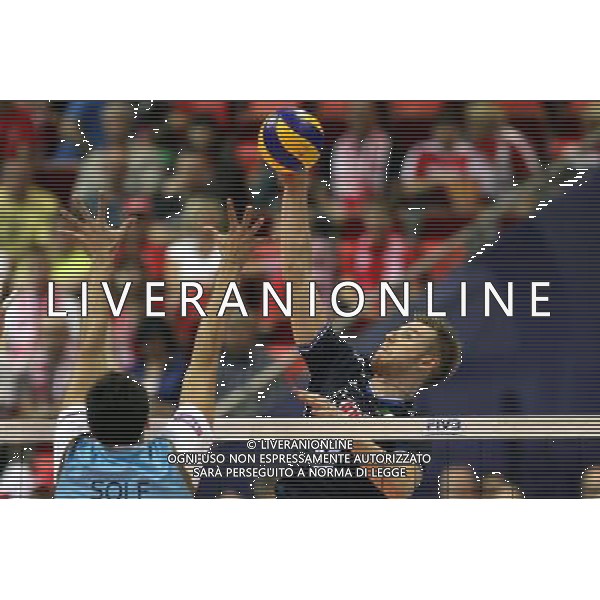 06.07.2011 GDANSK , ERGO ARENA , SIATKOWAK , LIGA SWIATOWA 2011 , FAZA FINALOWA , GRUPA E , MECZ ARGENTYNA - WLOCHY , VOLLEYBALL , FIVB MEN\'S VOLLEUBALL WORLD LEAGUE 2011, FINAL ROUND , POOL E , GAME BETWEEN ARGENTINA - ITALY N/Z: (L) SABASTIAN SOLE (ARG) , (P) IVAN ZAYTSEV (ITA) FOTO JAKUB PIASECKI / CYFRASPORT / NEWSPIX.PL --- Newspix.pl *** Local Caption *** www.newspix.pl mail us: info@newspix.pl call us: 0048 022 23 22 222 --- Polish Picture Agency by Ringier Axel Springer Poland