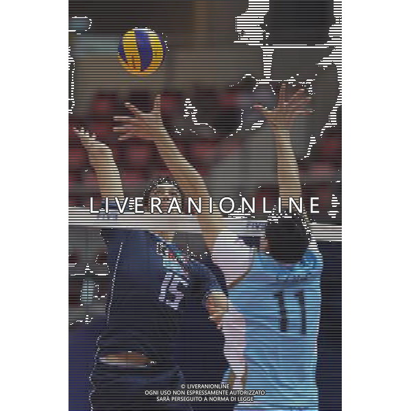 06.07.2011 GDANSK-SOPOT;ENERGO ARENA (GDANSK-SOPOT POLAND -ENERGO ARENA), SIATKOWKA MEZCZYZN (VOLLEYBALL MEN\'S), LIGA SWIATOWA 2011 - FINALY GRUPA E ( VOLLEYBALL WORLD LEAGUE 2011 - FINALS POOL E), MECZ ARGENTYNA-WLOCHY (GAME ARGENTINA-ITALY) NZ EMANUELLE BIRARELLI (L), SRBASTIAN SOLE (P) FOTO LUKASZ GROCHALA/ CYFRASPORT / NEWSPIX.PL --- Newspix.pl *** Local Caption *** www.newspix.pl mail us: info@newspix.pl call us: 0048 022 23 22 222 --- Polish Picture Agency by Ringier Axel Springer Poland