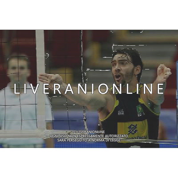 07.07.2011 GDANSK , ERGO ARENA , SIATKOWAK , 06-10.07.2011 LIGA SWIATOWA 2011 , FAZA FINALOWA , GRUPA F , MECZ USA - BRAZYLIA , VOLLEYBALL , FIVB MEN\'S VOLLEUBALL WORLD LEAGUE 2011, FINAL ROUND , POOL F , GAME BETWEEN USA - BRAZIL N/Z: GIBA (BRA) KWESTIONUJE DECYZJA SEDZIEGO FOTO JAKUB PIASECKI / CYFRASPORT / NEWSPIX.PL --- Newspix.pl *** Local Caption *** www.newspix.pl mail us: info@newspix.pl call us: 0048 022 23 22 222 --- Polish Picture Agency by Ringier Axel Springer Poland