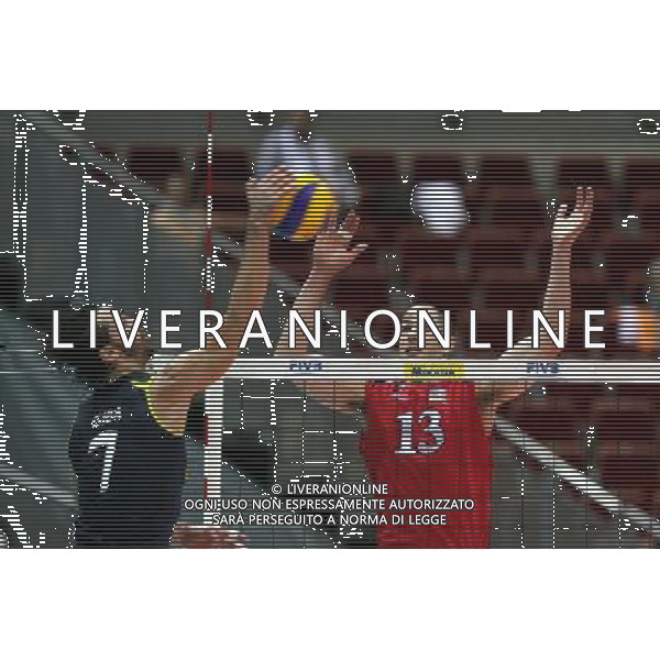 07.07.2011 GDANSK , ERGO ARENA , SIATKOWAK , 06-10.07.2011 LIGA SWIATOWA 2011 , FAZA FINALOWA , GRUPA F , MECZ USA - BRAZYLIA , VOLLEYBALL , FIVB MEN\'S VOLLEUBALL WORLD LEAGUE 2011, FINAL ROUND , POOL F , GAME BETWEEN USA - BRAZIL N/Z: (7) GIBA (BRA) , (13) CLAYTON STANLEY (USA) FOTO JAKUB PIASECKI / CYFRASPORT / NEWSPIX.PL --- Newspix.pl *** Local Caption *** www.newspix.pl mail us: info@newspix.pl call us: 0048 022 23 22 222 --- Polish Picture Agency by Ringier Axel Springer Poland
