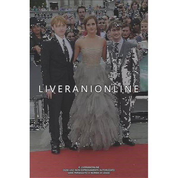 (L-R) Rupert Grint, Emma Watson and Daniel Radcliffe attend the World Premiere of Harry Potter and The Deathly Hallows - Part 2 at Trafalgar Square on July 7, 2011 in London, England.