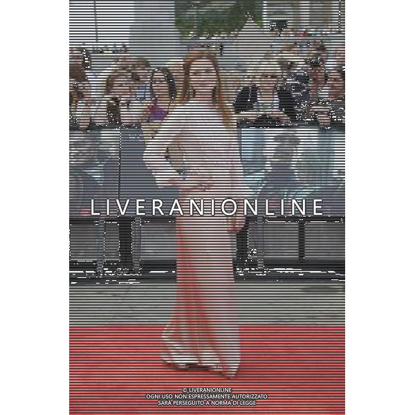 Actress Bonnie Wright arrives at the World Premiere of \'Harry Potter And The Deathly Hallows Part 2\' in Trafalgar Square on July 7, 2011 in London, England.