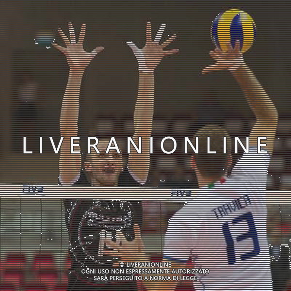 07.07.2011 - Gdansk , ERGO Arena , Siatkowka mezczyzn (Volleyball men\'s) , Finaly Ligi Swiatowej 2011 , FIVB World League Final 2011 , Wlochy (biale) - Bulgaria (czarne) N/Z Teodor Todorov , Dragan Travica Fot. Mariusz Palczynski / Edytor.net / NEWSPIX.PL --- Newspix.pl *** Local Caption *** www.newspix.pl mail us: info@newspix.pl call us: 0048 022 23 22 222 --- Polish Picture Agency by Ringier Axel Springer Poland