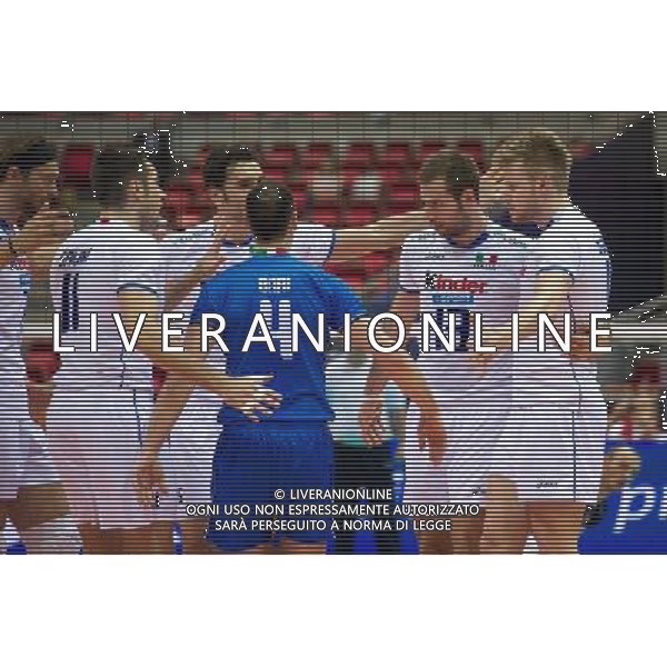 07.07.2011 - Gdansk , ERGO Arena , Siatkowka mezczyzn (Volleyball men\'s) , Finaly Ligi Swiatowej 2011 , FIVB World League Final 2011 , Wlochy (biale) - Bulgaria (czarne) N/Z Siatkarze Wloch Fot. Mariusz Palczynski / Edytor.net / NEWSPIX.PL --- Newspix.pl *** Local Caption *** www.newspix.pl mail us: info@newspix.pl call us: 0048 022 23 22 222 --- Polish Picture Agency by Ringier Axel Springer Poland