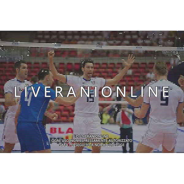 07.07.2011 - Gdansk , ERGO Arena , Siatkowka mezczyzn (Volleyball men\'s) , Finaly Ligi Swiatowej 2011 , FIVB World League Final 2011 , Wlochy (biale) - Bulgaria (czarne) N/Z Siatkarze Wloch Fot. Mariusz Palczynski / Edytor.net / NEWSPIX.PL --- Newspix.pl *** Local Caption *** www.newspix.pl mail us: info@newspix.pl call us: 0048 022 23 22 222 --- Polish Picture Agency by Ringier Axel Springer Poland
