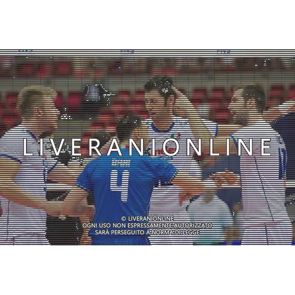07.07.2011 - Gdansk , ERGO Arena , Siatkowka mezczyzn (Volleyball men\'s) , Finaly Ligi Swiatowej 2011 , FIVB World League Final 2011 , Wlochy (biale) - Bulgaria (czarne) N/Z Siatkarze Wloch Fot. Mariusz Fot. Mariusz Palczynski / Edytor.net / NEWSPIX.PL --- Newspix.pl *** Local Caption *** www.newspix.pl mail us: info@newspix.pl call us: 0048 022 23 22 222 --- Polish Picture Agency by Ringier Axel Springer Poland