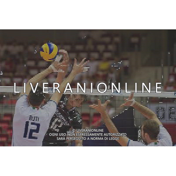 07.07.2011 - Gdansk , ERGO Arena , Siatkowka mezczyzn (Volleyball men\'s) , Finaly Ligi Swiatowej 2011 , FIVB World League Final 2011 , Wlochy (biale) - Bulgaria (czarne) N/Z Simone Buti , Viktor Yosifov Fot. Mariusz Palczynski / Edytor.net / NEWSPIX.PL --- Newspix.pl *** Local Caption *** www.newspix.pl mail us: info@newspix.pl call us: 0048 022 23 22 222 --- Polish Picture Agency by Ringier Axel Springer Poland