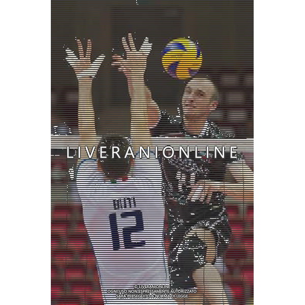 07.07.2011 - Gdansk , ERGO Arena , Siatkowka mezczyzn (Volleyball men\'s) , Finaly Ligi Swiatowej 2011 , FIVB World League Final 2011 , Wlochy (biale) - Bulgaria (czarne) N/Z Simone Buti , Teodor Todorov Fot. Mariusz Palczynski / Edytor.net / NEWSPIX.PL --- Newspix.pl *** Local Caption *** www.newspix.pl mail us: info@newspix.pl call us: 0048 022 23 22 222 --- Polish Picture Agency by Ringier Axel Springer Poland