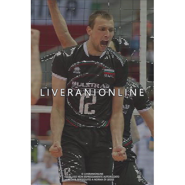 07.07.2011 - Gdansk , ERGO Arena , Siatkowka mezczyzn (Volleyball men\'s) , Finaly Ligi Swiatowej 2011 , FIVB World League Final 2011 , Wlochy (biale) - Bulgaria (czarne) N/Z Viktor Yosifov Fot. Mariusz Palczynski / Edytor.net / NEWSPIX.PL --- Newspix.pl *** Local Caption *** www.newspix.pl mail us: info@newspix.pl call us: 0048 022 23 22 222 --- Polish Picture Agency by Ringier Axel Springer Poland