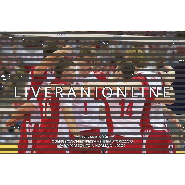 09.07.2011 - Gdansk , ERGO Arena , Siatkowka mezczyzn (Volleyball men\'s) , Finaly Ligi Swiatowej 2011 , FIVB World League Final 2011 , Mecz polfinalowy Polska (biale) - Rosja (niebieskie) N/Z Radosc Polakow Fot. Mariusz Palczynski / Edytor.net / Newspix.pl --- Newspix.pl *** Local Caption *** www.newspix.pl mail us: info@newspix.pl call us: 0048 022 23 22 222 --- Polish Picture Agency by Ringier Axel Springer Poland