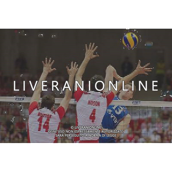 09.07.2011 - Gdansk , ERGO Arena , Siatkowka mezczyzn (Volleyball men\'s) , Finaly Ligi Swiatowej 2011 , FIVB World League Final 2011 , Mecz polfinalowy Polska (biale) - Rosja (niebieskie) N/Z Michal Ruciak , Grzegorz Kosok , Dmitriy Muserskiy Fot. Mariusz Palczynski / Edytor.net / Newspix.pl --- Newspix.pl *** Local Caption *** www.newspix.pl mail us: info@newspix.pl call us: 0048 022 23 22 222 --- Polish Picture Agency by Ringier Axel Springer Poland