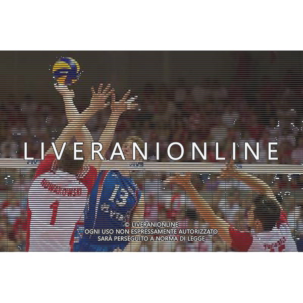 09.07.2011 - Gdansk , ERGO Arena , Siatkowka mezczyzn (Volleyball men\'s) , Finaly Ligi Swiatowej 2011 , FIVB World League Final 2011 , Mecz polfinalowy Polska (biale) - Rosja (niebieskie) N/Z Piotr Nowakowski , Dmitriy Muserskiy , Lukasz Zygadlo Fot. Mariusz Palczynski / Edytor.net / Newspix.pl --- Newspix.pl *** Local Caption *** www.newspix.pl mail us: info@newspix.pl call us: 0048 022 23 22 222 --- Polish Picture Agency by Ringier Axel Springer Poland