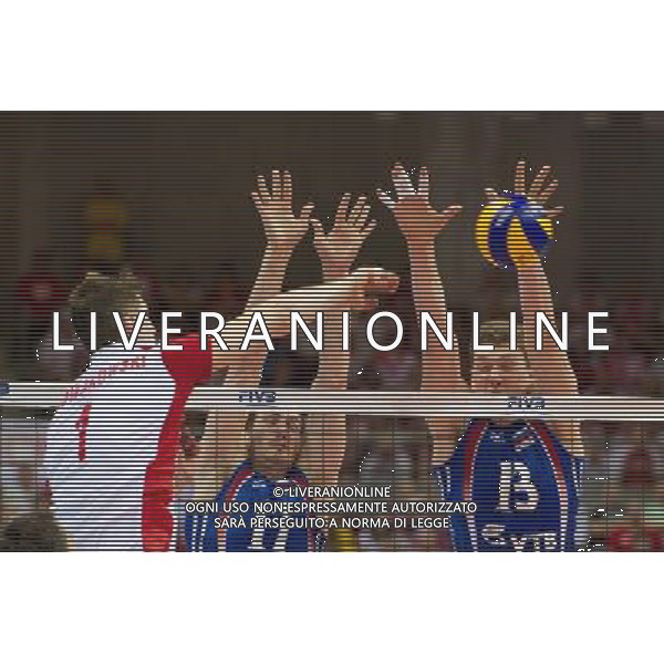 09.07.2011 - Gdansk , ERGO Arena , Siatkowka mezczyzn (Volleyball men\'s) , Finaly Ligi Swiatowej 2011 , FIVB World League Final 2011 , Mecz polfinalowy Polska (biale) - Rosja (niebieskie) N/Z Piotr Nowakowski , Maxim Mikhaylov , Dmitriy Muserskiy Fot. Mariusz Palczynski / Edytor.net / Newspix.pl --- Newspix.pl *** Local Caption *** www.newspix.pl mail us: info@newspix.pl call us: 0048 022 23 22 222 --- Polish Picture Agency by Ringier Axel Springer Poland