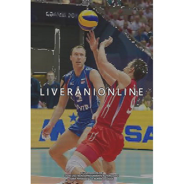 09.07.2011 - Gdansk , ERGO Arena , Siatkowka mezczyzn (Volleyball men\'s) , Finaly Ligi Swiatowej 2011 , FIVB World League Final 2011 , Mecz polfinalowy Polska (biale) - Rosja (niebieskie) N/Z Taras Khtei , Aleksander Sokolov Fot. Mariusz Palczynski / Edytor.net / Newspix.pl --- Newspix.pl *** Local Caption *** www.newspix.pl mail us: info@newspix.pl call us: 0048 022 23 22 222 --- Polish Picture Agency by Ringier Axel Springer Poland