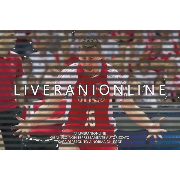 09.07.2011 - Gdansk , ERGO Arena , Siatkowka mezczyzn (Volleyball men\'s) , Finaly Ligi Swiatowej 2011 , FIVB World League Final 2011 , Mecz polfinalowy Polska (biale) - Rosja (niebieskie) N/Z Krzysztof Ignaczak Fot. Mariusz Palczynski / Edytor.net / Newspix.pl --- Newspix.pl *** Local Caption *** www.newspix.pl mail us: info@newspix.pl call us: 0048 022 23 22 222 --- Polish Picture Agency by Ringier Axel Springer Poland