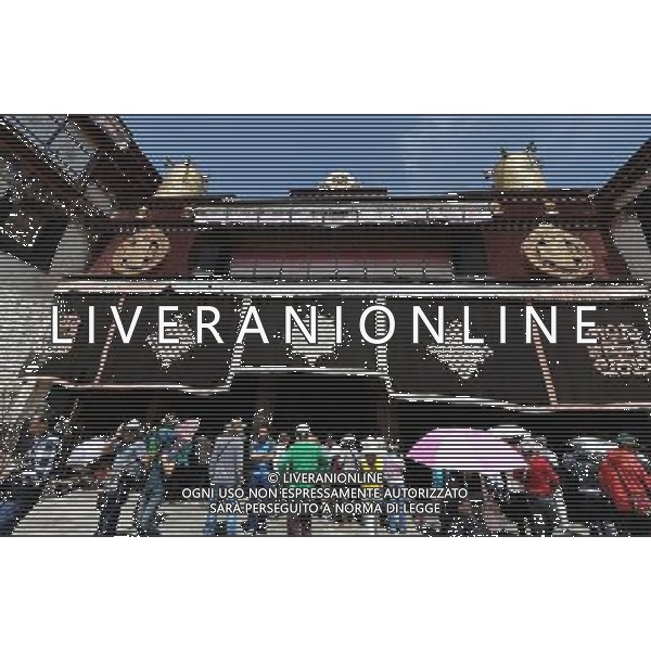 (110710) -- LHASA, July. 10, 2011 -- Tourists visit the Jokhang Temple in Lhasa, southwest China\'s Tibet Autonomous Region, July 10, 2011. Tourist arrivals to Lhasa rose by 42.13 percent year-on-year to reach 1.22 million in the first half of 2011, bringing in more than 1.18 billion yuan (182 million U.S. dollars) in revenue, according to the statistics released by the Lhasa Tourism Administration recently.Wen Tao) (ljh)