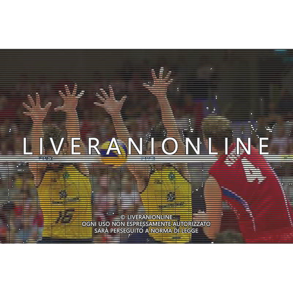 10.07.2011 - Gdansk , ERGO Arena , Siatkowka mezczyzn (Volleyball men\'s) , Finaly Ligi Swiatowej 2011 , FIVB World League Final 2011 , Final Brazylia (zolte) - Rosja (czerwone) N/Z Lucas Saatkamp , Giba , Taras Khtei Fot. Mariusz Palczynski / Edytor.net / Newspix.pl --- Newspix.pl *** Local Caption *** www.newspix.pl mail us: info@newspix.pl call us: 0048 022 23 22 222 --- Polish Picture Agency by Ringier Axel Springer Poland