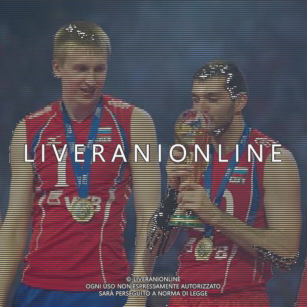10.07.2011 - Gdansk , ERGO Arena , Siatkowka mezczyzn (Volleyball men\'s) , Finaly Ligi Swiatowej 2011 , FIVB World League Final 2011 , Dekoracja N/Z Dimitriy Shcherbinin , Hachatur Stepanyan Fot. Mariusz Palczynski / Edytor.net /NEWSPIX.PL --- Newspix.pl *** Local Caption *** www.newspix.pl mail us: info@newspix.pl call us: 0048 022 23 22 222 --- Polish Picture Agency by Ringier Axel Springer Poland