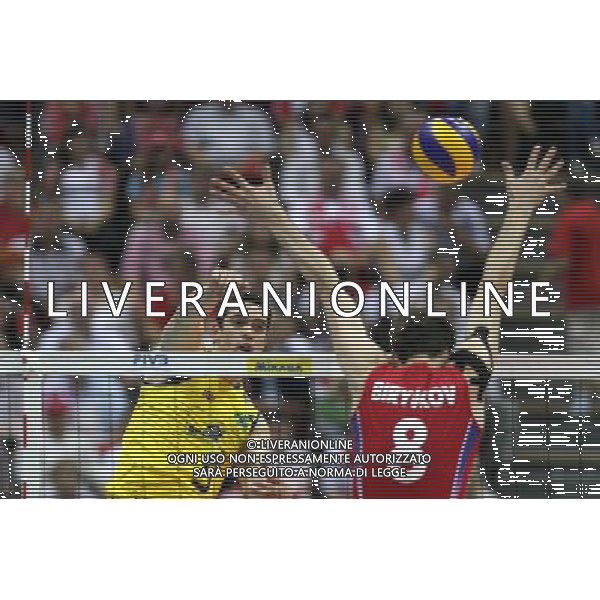 09.07.2011 GDANSK , ERGO ARENA , SIATKOWAK , 06-10.07.2011 LIGA SWIATOWA 2011 , FAZA FINALOWA , MECZ FINALOWY, MECZ BRAZYLIA - ROSJA , VOLLEYBALL , FIVB MEN\'S VOLLEUBALL WORLD LEAGUE 2011, FINAL ROUND , THE FINAL MATCH , GOLD MEDAL GAME , GAME BETWEEN BRAZIL - RUSSIA N/Z: (L) LOPES THEO (BRA) , (P) 8 - DENIS BIRIUKOV BIRJUKOW (RUS) FOTO JAKUB PIASECKI / CYFRASPORT / NEWSPIX.PL --- Newspix.pl *** Local Caption *** www.newspix.pl mail us: info@newspix.pl call us: 0048 022 23 22 222 --- Polish Picture Agency by Ringier Axel Springer Poland