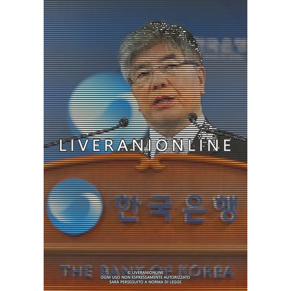 SEOUL, July 14, 2011 ()The Bank of Korea (BOK) Governor Kim Choongsoo speaks at a press conference after attending the monthly monetary committee meeting at the BOK head office in Seoul, capital of South Korea, on July 14, 2011. The BOK left its benchmark interest rate unchanged at 3.25 percent on Thursday, following an unexpected rate hike in June, amid lingering uncertainties both at home and abroad. (/Park Jin Hee) (ypf)