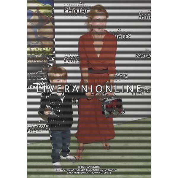 Julie Bowen and son Oliver \'Shrek The Musical\' Opening Night at the Pantages Theatre July 13, 2011 - Hollywood, California